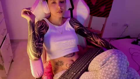 vee online show from 04.17.26