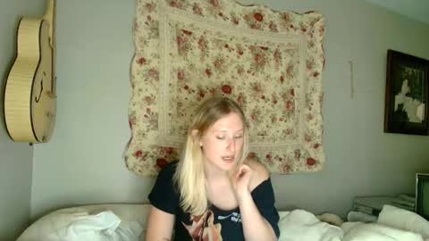 Snapshot of goddessalison chatting on 06.11.26 goddessalison online show from 06.11.26