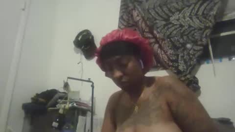 Snapshot of goddessdopamine chatting on 02.10.25 Goddess Dopamine online show from 02.10.25