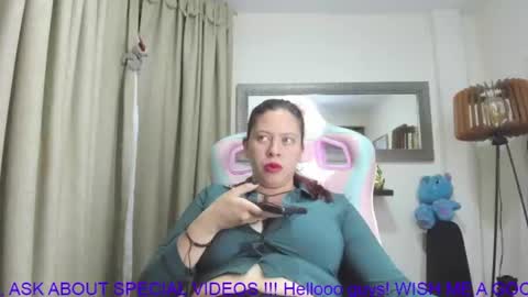 Snapshot of goddessjessica_roger chatting on 06.18.26 Goddess Jessica and slave Roger online show from 06.18.26