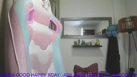 Snapshot of goddessjessica_roger chatting on 06.19.26 Goddess Jessica and slave Roger online show from 06.19.26