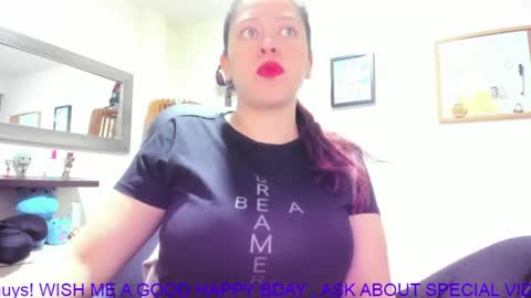 Snapshot of goddessjessica_roger chatting on 07.29.26 Goddess Jessica and slave Roger online show from 07.29.26