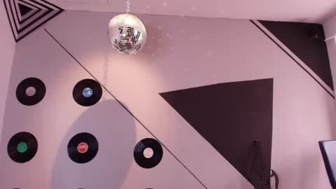 Julieta online show from 11.22.25