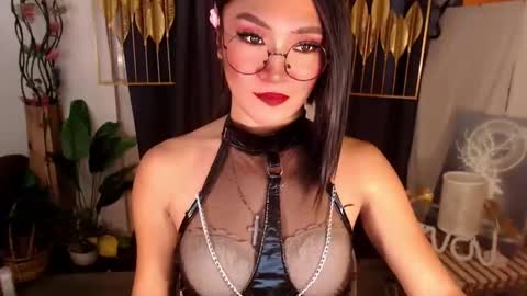 Snapshot of goddessquinnie chatting on 01.30.25 quinnie online show from 01.30.25