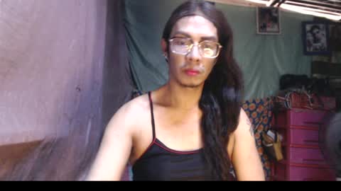 Snapshot of goddesssonyaxxx chatting on 04.27.26 KENNY DOLL online show from 04.27.26