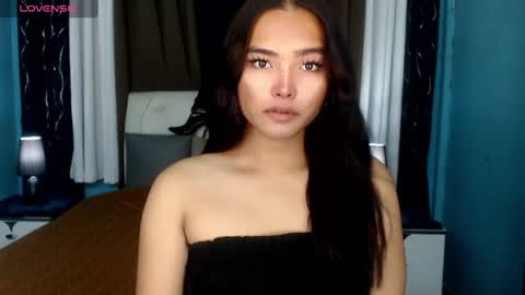 Snapshot of goddessvina7068 chatting on 02.24.25 goddessvina7068 online show from 02.24.25