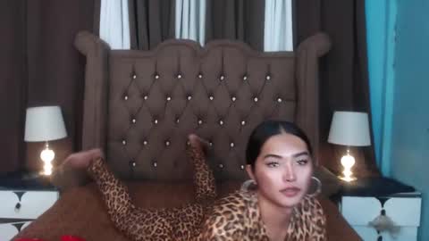 Snapshot of goddessvina7068 chatting on 02.28.25 goddessvina7068 online show from 02.28.25
