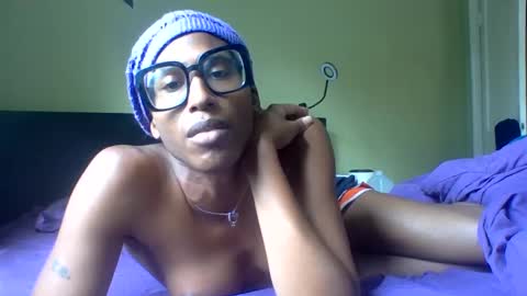 Snapshot of goddexx_kii chatting on 09.29.25 goddexx_kii online show from 09.29.25