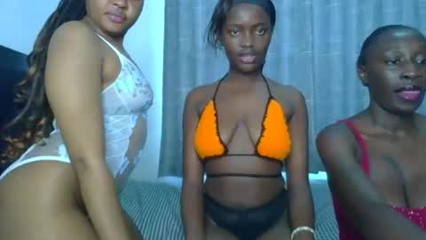 Snapshot of godess_lunah chatting on 06.10.26 godess_lunah online show from 06.10.26