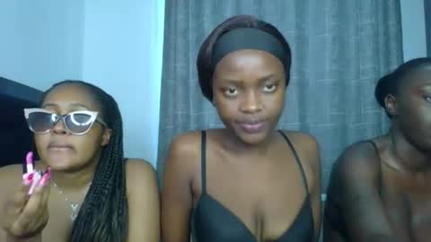 Snapshot of godess_lunah chatting on 06.11.26 godess_lunah online show from 06.11.26