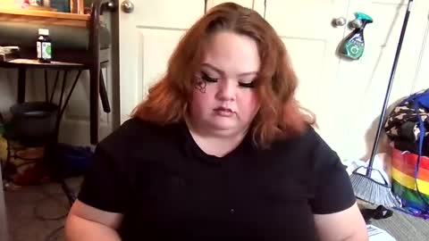 Snapshot of godessisabella chatting on 01.21.25 godessisabella online show from 01.21.25