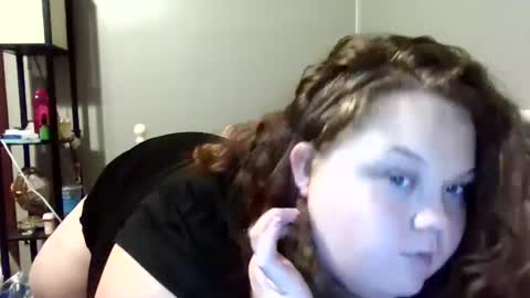 Snapshot of godessisabella chatting on 09.26.25 godessisabella online show from 09.26.25