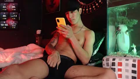 Snapshot of godly_huan chatting on 10.06.25 HUAN online show from 10.06.25