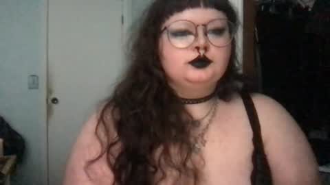Snapshot of goffbabi chatting on 06.13.26 Salem online show from 06.13.26
