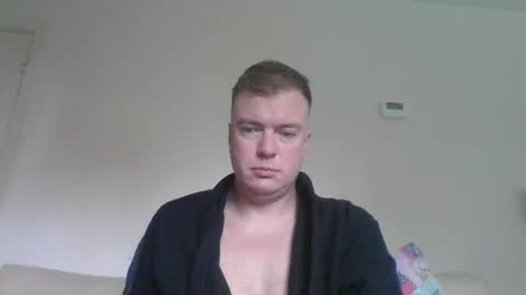 Snapshot of gogo12104 chatting on 10.25.25 jme online show from 10.25.25