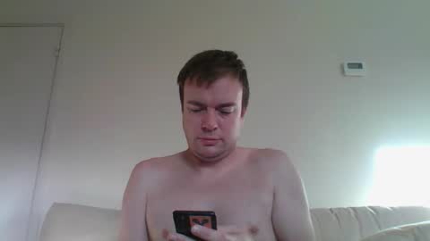 Snapshot of gogo12104 chatting on 12.19.25 jme online show from 12.19.25