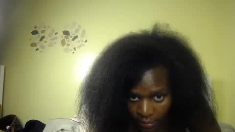 Snapshot of gold_melanin chatting on 05.23.26 gold_melanin online show from 05.23.26
