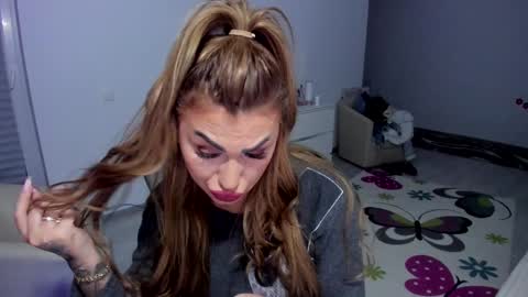 Snapshot of golddivine00 chatting on 01.27.25 Nicole.. online show from 01.27.25