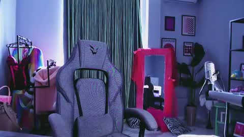 Gloria online show from 07.19.26