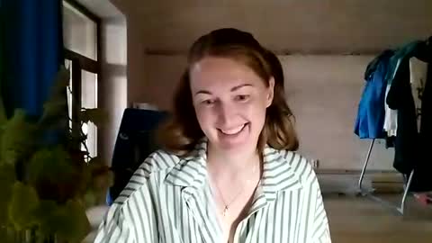 Snapshot of golden_fairy_566 chatting on 07.16.26 Olivia online show from 07.16.26