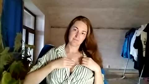 Snapshot of golden_fairy_566 chatting on 07.19.26 Olivia online show from 07.19.26