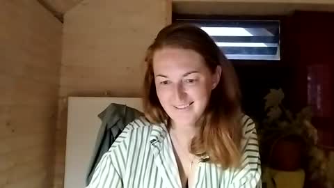 Snapshot of golden_fairy_566 chatting on 07.28.26 Olivia online show from 07.28.26