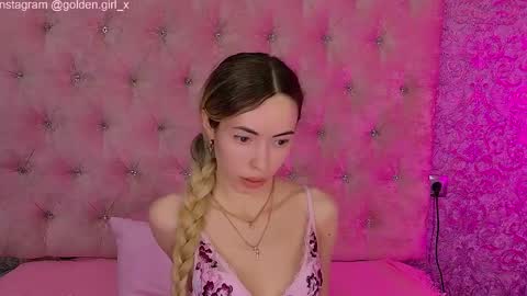 Snapshot of golden_girl__ chatting on 02.25.26 golden girl online show from 02.25.26