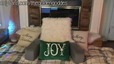 Snapshot of goldengoddessxxx chatting on 11.14.25 Sammy online show from 11.14.25