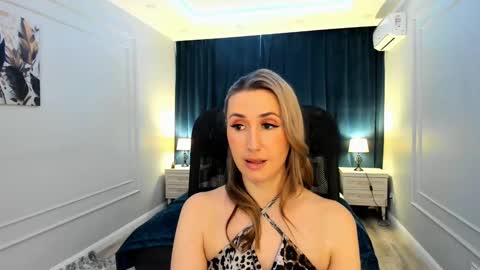 Olivia online show from 03.03.25