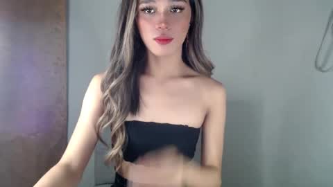 Snapshot of goldenlily69 chatting on 03.02.25 Lily is Gold online show from 03.02.25