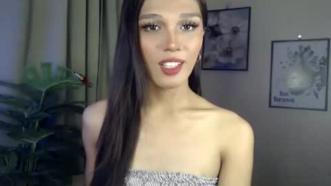 Lily is Gold online show from 04.03.26