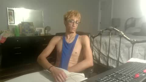 Snapshot of goldenmodel21 chatting on 11.14.25 goldenmodel21 online show from 11.14.25