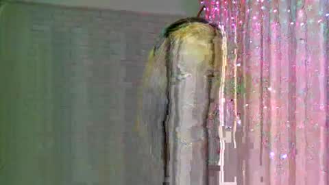 Snapshot of goldenworld_bi_car chatting on 11.20.25 Christie online show from 11.20.25