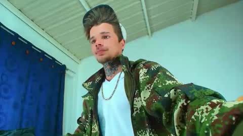 Snapshot of goldy_loyal99 chatting on 09.14.25 Goldy Loyal93 online show from 09.14.25