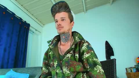 Snapshot of goldy_loyal99 chatting on 09.17.25 Goldy Loyal93 online show from 09.17.25