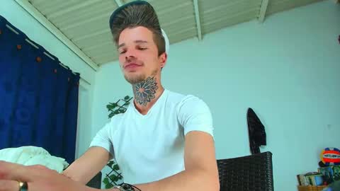 Snapshot of goldy_loyal99 chatting on 09.18.25 Goldy Loyal93 online show from 09.18.25