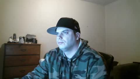 Snapshot of goleafzgo chatting on 01.16.25 goleafzgo online show from 01.16.25