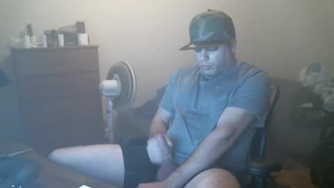 Snapshot of goleafzgo chatting on 01.25.25 goleafzgo online show from 01.25.25