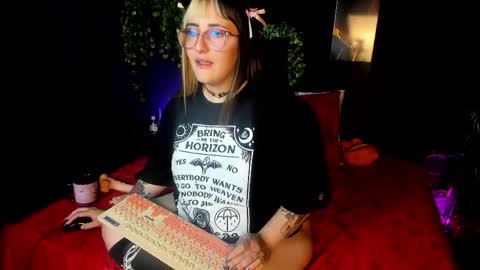 Snapshot of gomory_kitty chatting on 04.23.26 gomory_kitty online show from 04.23.26