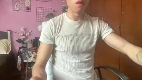 Snapshot of goodbatorboy chatting on 01.01.25 goodbatorboy online show from 01.01.25