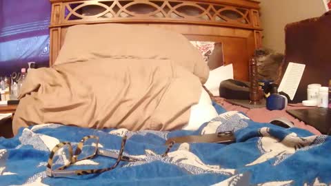 Snapshot of goodbootaye chatting on 09.19.25 Juicy Booty online show from 09.19.25