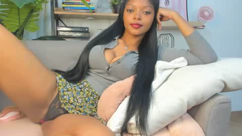 Snapshot of goofyshygirl1 chatting on 06.19.26 Dominique online show from 06.19.26