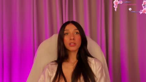 Snapshot of gorgeous_brunette chatting on 02.04.25 Rose online show from 02.04.25