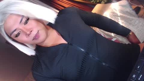 Samantha online show from 04.14.26