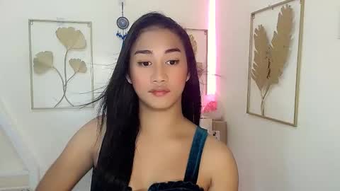 gorgeous_niicole online show from 10.28.25
