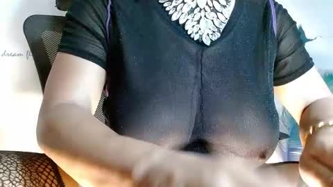 Snapshot of gorgeoushotcum chatting on 02.11.25 Blake Anders... online show from 02.11.25