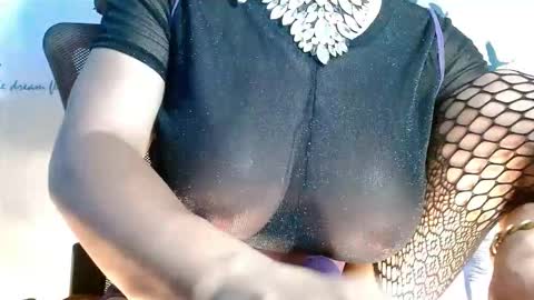 Snapshot of gorgeoushotcum chatting on 10.24.25 Blake Anders... online show from 10.24.25