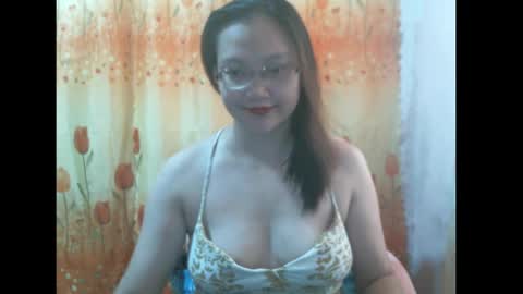 Snapshot of gorgeousmama chatting on 02.16.25 gorgeousmama online show from 02.16.25