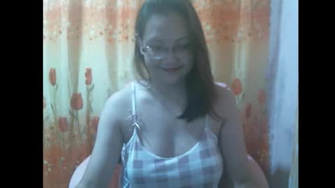 Snapshot of gorgeousmama chatting on 09.17.25 gorgeousmama online show from 09.17.25