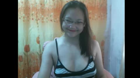 Snapshot of gorgeousmama chatting on 09.30.25 gorgeousmama online show from 09.30.25